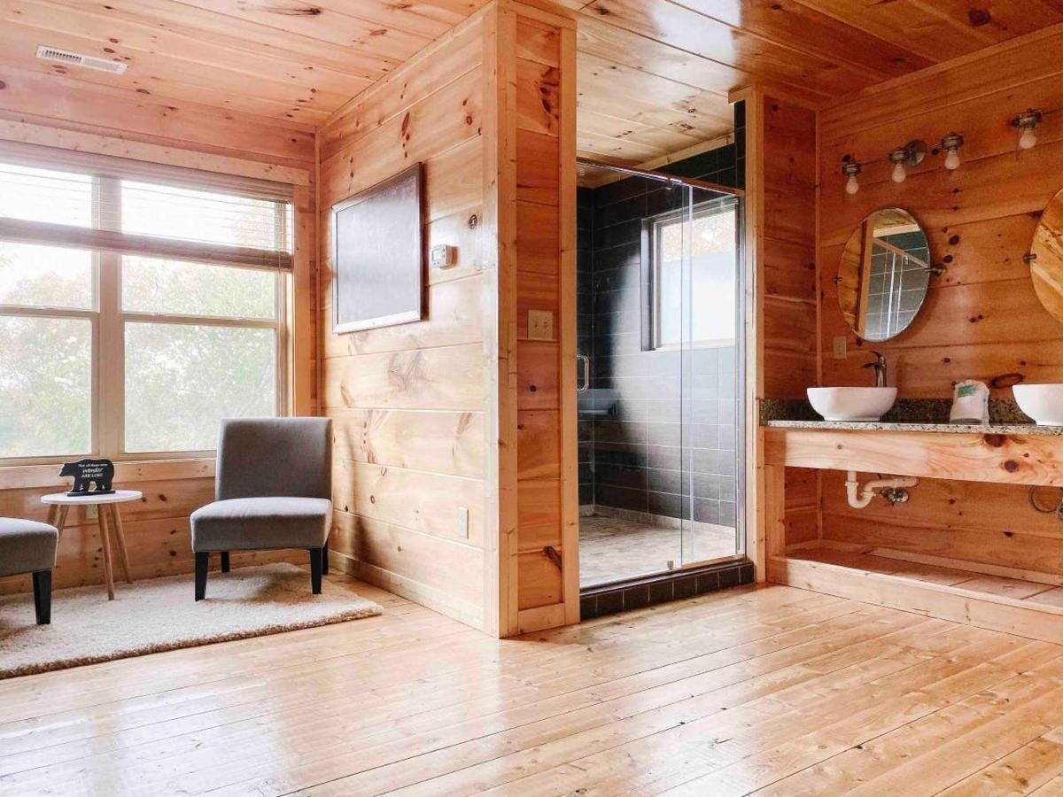 Splash Of Moonshine -Heated Indoor Pool, Hot Tub, Arcade Game Room Пиджен-Фордж Экстерьер фото